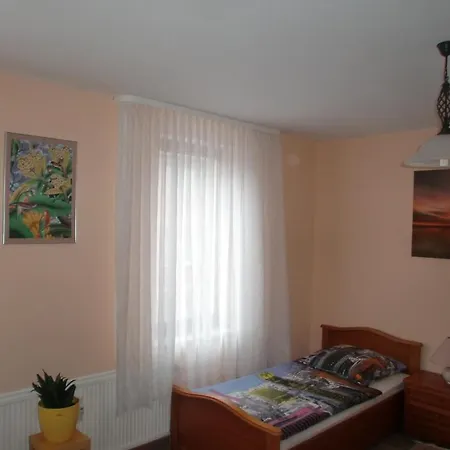 In Am Bahnhof Apartment *